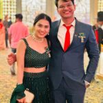Anushka Kaushik Instagram - Is lamhe me jee lun zara🥺🥺 . . . . #weddingdress #weddingready #weddingseason #childhoodfriends #friendzone #friendshipgoals #anushkakaushik Florence By Keyevents