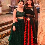 Anushka Kaushik Instagram - Is lamhe me jee lun zara🥺🥺 . . . . #weddingdress #weddingready #weddingseason #childhoodfriends #friendzone #friendshipgoals #anushkakaushik Florence By Keyevents