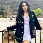 Anushka Kaushik Instagram - Bas akele hi chal diye 🥲 . . . . Location: @beigelooksgood #mood #moodoff #lonely #single #singlegirls #singlelife #independent #independentwoman #anushkakaushik Beige