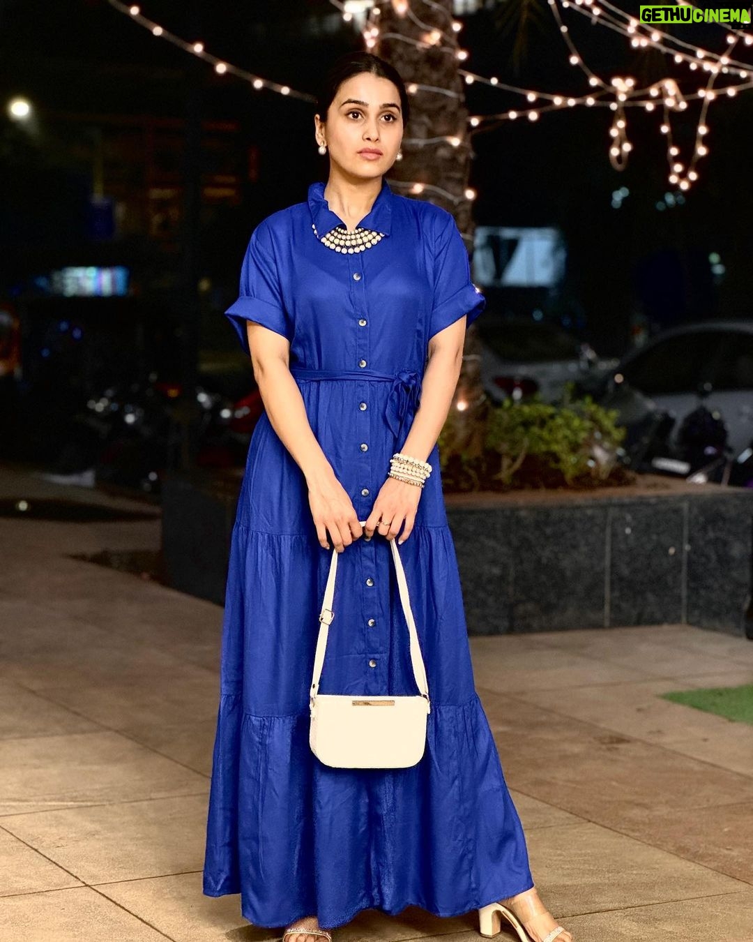 Anushka Kaushik Instagram - Christmas comes early when your friends become ur Santa 🤶 . . . . Outfit: @zaamo.official @thesuwastore . . #christmas #westernfashion #outdoorlife #friendship #friendsforever #anushkasharma #anushkakaushik Mumbai, Maharashtra