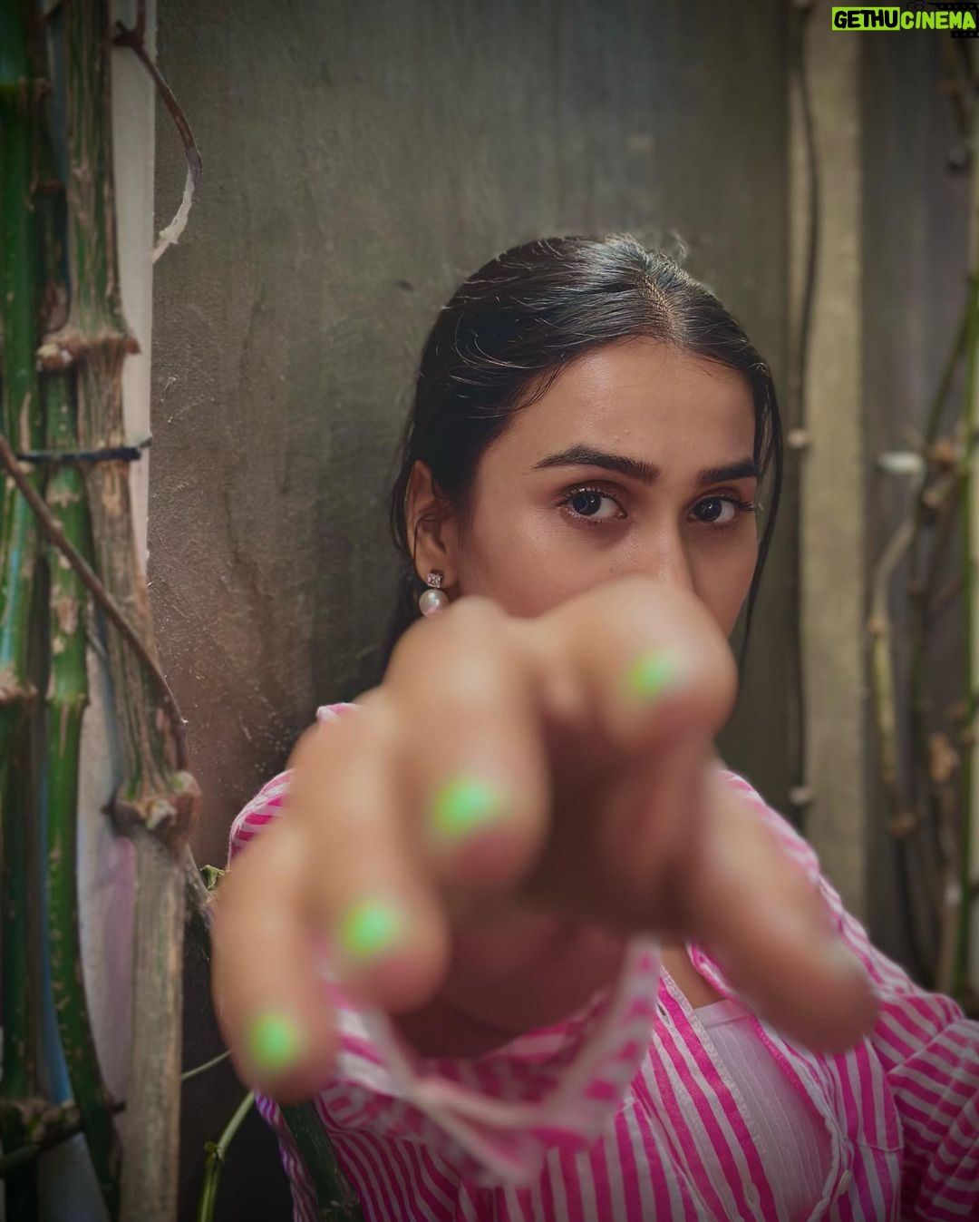 Anushka Kaushik Instagram - Nahi pata kya chahiye . . . . #lostinmythoughts #sadness #introvert #classygirl #selfobsessed #independent #selflove #anushkakaushik Mumbai, Maharashtra