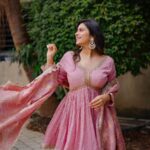 Aparna Dixit Instagram - Love will find a way 🎶✨ Wearing @panna.in Styled by @yourstylistforever HMU @makeupstorybyroma Captured by @rohitgaikwadfilms
