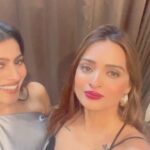 Aparna Dixit Instagram - Happy Appy day to my one and only APPY . I wont write the big paragraph this year bcoz we hv grown up now but bas itna hi ki no one can on the planet replace you in my life and tumhare bina ho nhi payega humse . You are the most special and you make everything, every moment special. I love you 😘 🌸💋💜🧿 #serenatomyblair #soulsisters @aparnadixit2061 Mumbai, Maharashtra