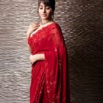 Aparna Dixit Instagram – Laal Ishq❤️

Shoot concept & creative Direction: 
@thebridesofindia @mansidhanak
Hair by: @makeupbypompy
Makeup by: @mallika_bhat
Makeup products:
@Nourrbymallikabhat
On set styling: @stylebysugandhasood
Location: @westinmumbaipowai
Outfit: @Premyabymanishii
Jewellery: @rimayuO7
Photography by: @harshphotography11
Production: @mansidhanak @vinavb @mehtaakshit @revurgeofficial

#Thebridesofindia ❤️🧿✨✨ The Westin Mumbai Powai Lake