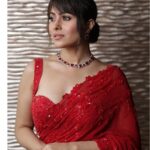 Aparna Dixit Instagram – Gulab🌹
.
.
Shoot concept & creative Direction: 
@thebridesofindia @mansidhanak
Hair by: @makeupbypompy
Makeup by: @mallika_bhat
Makeup products:
@Nourrbymallikabhat
On set styling: @stylebysugandhasood
Location: @westinmumbaipowai
Outfit: @Premyabymanishii
Jewellery: @rimayuO7
Photography by: @harshphotography11
Production: @mansidhanak @vinavb @mehtaakshit @revurgeofficial

#Thebridesofindia ❤️🧿✨✨ The Westin Mumbai Powai Lake