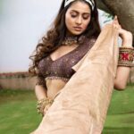 Aparna Dixit Instagram - Last ones from this look 🌹 . Shoot Concept & Creative Direction: @thebridesofindia @mansidhanak Hair & Makeup by: @makeupbypompy Makeup products: @nourrbymallikabhat On set styling: @stylebysugandhasood Location: @westinmumbaipowai 📍 Outfit: @rockystarofficial Jewellery: @rimayuO7 Photography by: @harshphotography11 Production: @mansidhanak @vinavb @akshitsmehta