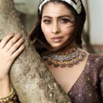 Aparna Dixit Instagram - ✨ Shoot Concept & Creative Direction: @thebridesofindia @mansidhanak Hair & Makeup by: @makeupbypompy Makeup products: @nourrbymallikabhat On set styling: @stylebysugandhasood Location: @westinmumbaipowai 📍 Outfit: @rockystarofficial Jewellery: @rimayuO7 Photography by: @harshphotography11 Production: @mansidhanak @vinavb @mehtaakshit The Westin Mumbai Powai Lake