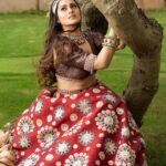 Aparna Dixit Instagram - ✨ Shoot Concept & Creative Direction: @thebridesofindia @mansidhanak Hair & Makeup by: @makeupbypompy Makeup products: @nourrbymallikabhat On set styling: @stylebysugandhasood Location: @westinmumbaipowai 📍 Outfit: @rockystarofficial Jewellery: @rimayuO7 Photography by: @harshphotography11 Production: @mansidhanak @vinavb @mehtaakshit The Westin Mumbai Powai Lake