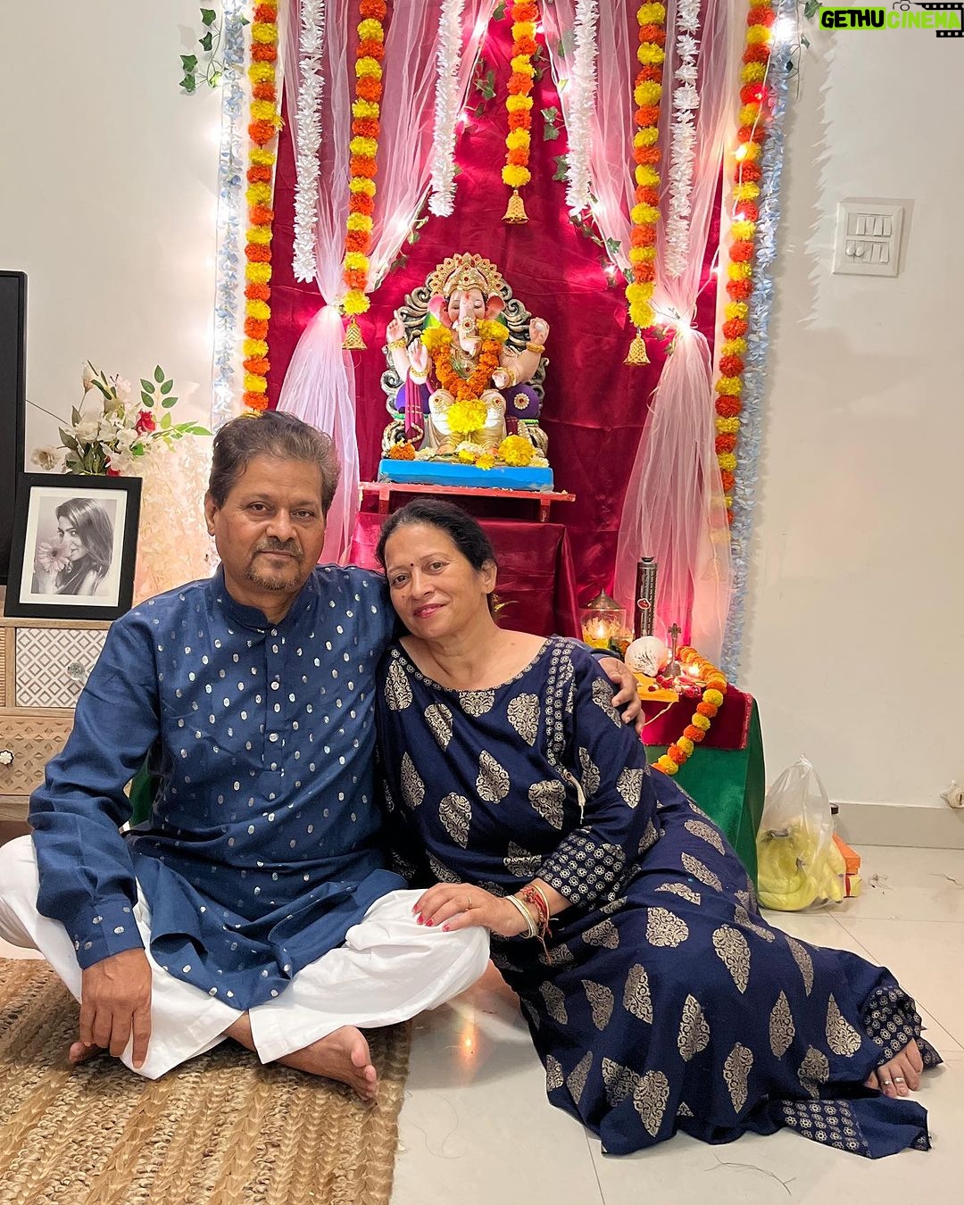 Aparna Dixit Instagram - 3 blissful days 😇🙏🏻🌸 #ganpatibappamorya
