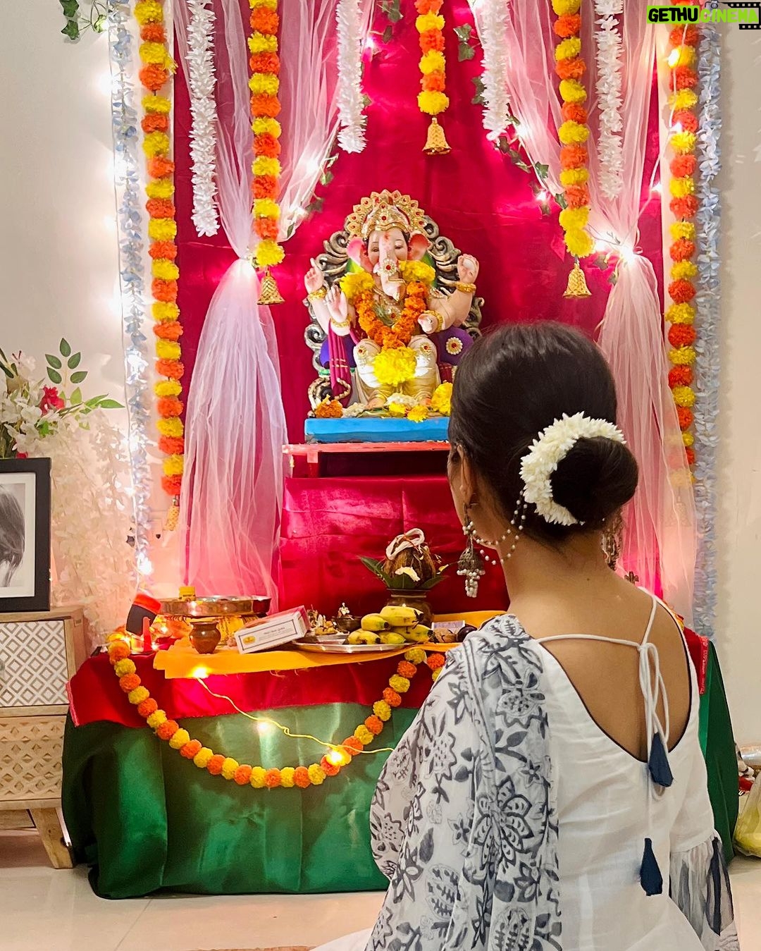 Aparna Dixit Instagram - 3 blissful days 😇🙏🏻🌸 #ganpatibappamorya