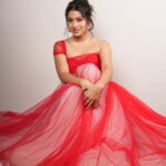 Aparna Dixit Instagram - 🌹 Outfit @datetheramp Styled by @yourstylistforever Outfit PR @littlepuffsofhappiness ofhappiness Earrings @putstyle07 Makeup @smitartist Hair @nidhiiigada