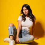 Aparna Dixit Instagram - Swipe to make me look at you 😋 . . Studio @s3.mumbai Clicked by @sagarfilms194 HMU @makeupstorybyroma S3 - Star Skills Studio