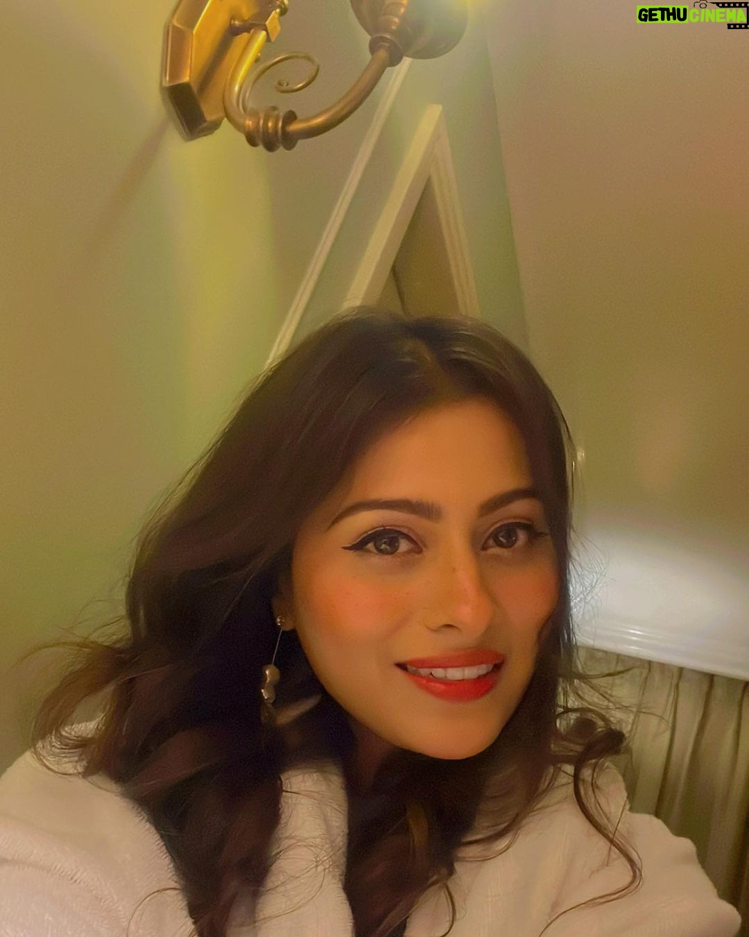 Aparna Dixit Instagram - Selfies >>>>> Felt cute might delete later.