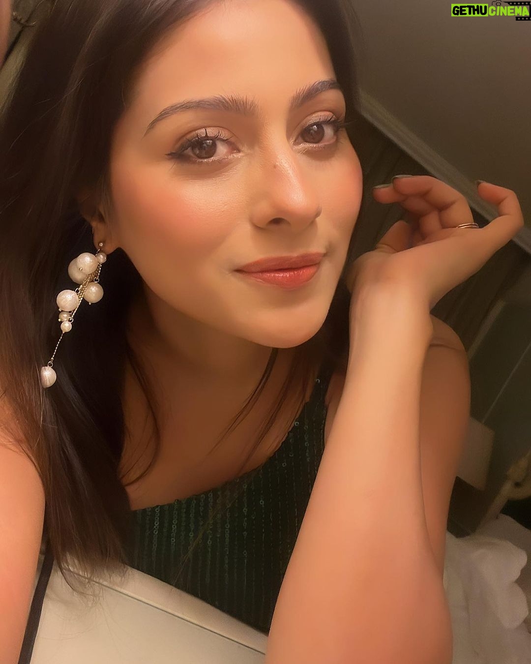 Aparna Dixit Instagram - Selfies >>>>> Felt cute might delete later.