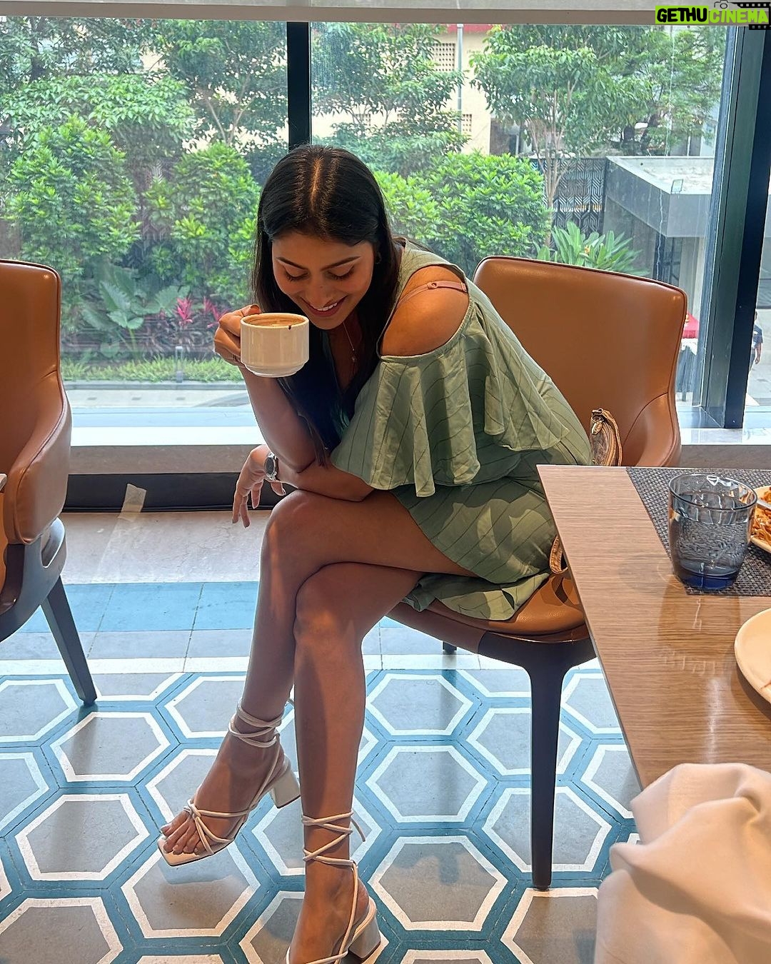 Aparna Dixit Instagram - Feasting is our fav thing to do together 🥘 🍲 ☕️ . . . Heels @shopgnist Dress @thenewbold.in Styled by @yourstylistforever