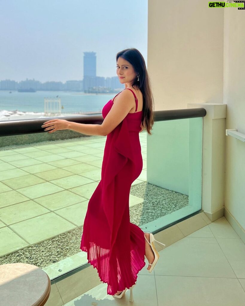 Aparna Dixit Instagram - 🌹 Wearing @labelsimrankatyal Earrings @cherryblossoms.designs Styled by @yourstylistforever TAJ Exotica Resort and spa, the Palm Dubai
