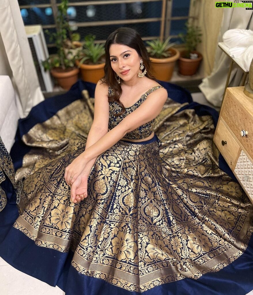 Aparna Dixit Instagram - Ohh so pretty!! . Wearing @datetheramp Styled by @yourstylistforever Jewellery @miranabymegha HMU @makeupstorybyroma