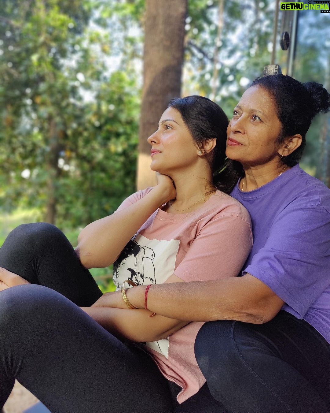 Aparna Dixit Instagram - Mera rab, mera sab Meri maa ♥️ @geeta6006