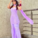 Aparna Dixit Instagram - Are re are banta hai toh Ban jaye afsana 💜 🎵 . . Wearing @thechikanlabel
