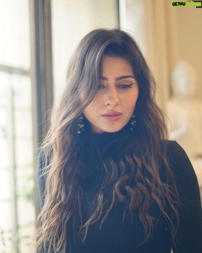 Aparna Dixit Instagram - Be at peace knowing you have a good heart and pure intentions. Keep it intact not for anyone else but for your own self. 🤍 . . . 📷 @sudopicia HMU @makeupstorybyroma