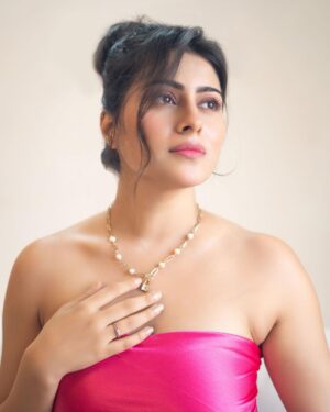 Aparna Dixit Instagram - Your Barbie is here 🎀
.
.
Clicks by @sudopicia 
HMU @makeupstorybyroma