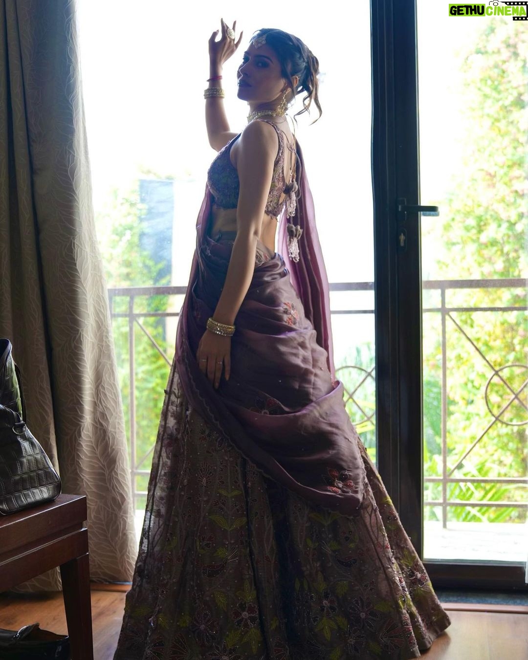 Aparna Dixit Instagram - Calm before the stormy baarat ka dance 💃🏻 To bring home #merebrotherkidulhan #arang . Wearing @showshaa @vblitzcommunications Jewellery @indianjewellery999 Styled by @nisha_shah__ HMU @pallavi_makeovers_pmo Clicked by @realaceproductions Coordinated by @hub_of_branding Delhi, India