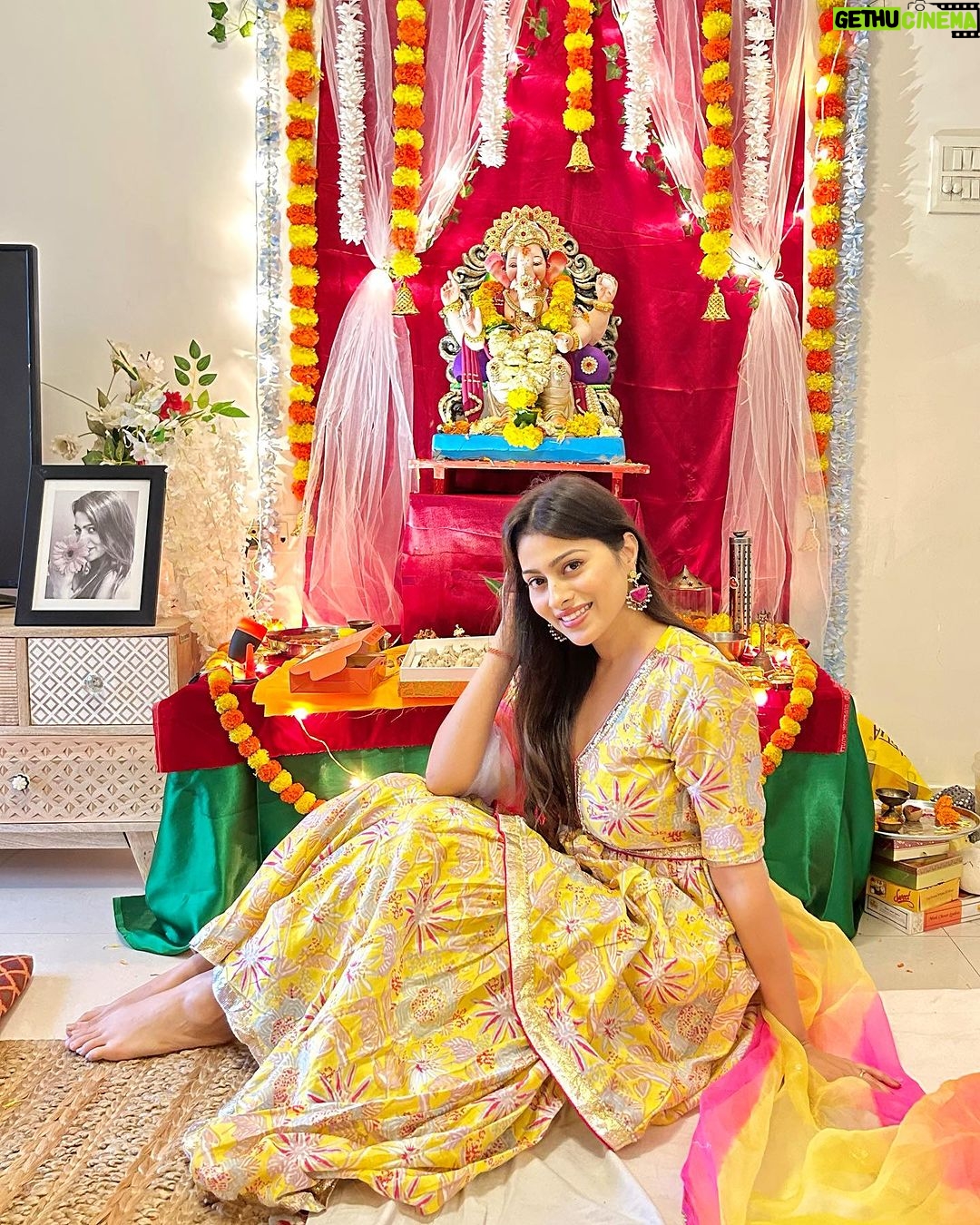 Aparna Dixit Instagram - 3 blissful days 😇🙏🏻🌸 #ganpatibappamorya