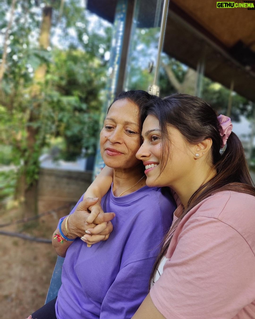Aparna Dixit Instagram - Mera rab, mera sab Meri maa ♥️ @geeta6006