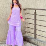 Aparna Dixit Instagram - Are re are banta hai toh Ban jaye afsana 💜 🎵 . . Wearing @thechikanlabel