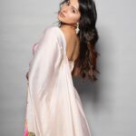 Aparna Dixit Instagram - 🌷 . . Wearing @the_adhya_designer Earrings @cherryblossoms.designs HMU @makeupstorybyroma Clicked by @sagarfilms194 Location @s3.mumbai
