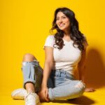 Aparna Dixit Instagram - Swipe to make me look at you 😋 . . Studio @s3.mumbai Clicked by @sagarfilms194 HMU @makeupstorybyroma S3 - Star Skills Studio