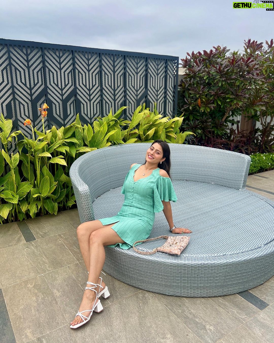 Aparna Dixit Instagram - Feasting is our fav thing to do together 🥘 🍲 ☕️ . . . Heels @shopgnist Dress @thenewbold.in Styled by @yourstylistforever