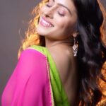 Aparna Dixit Instagram - Some songs bring out your most filmy side. 🤍 This song is the one for me. The video, location, direction, lyrics, the music, pretty sarees and everything is beyond PERFECT. 🌹 So sharing a piece of me on this masterpiece. Team Wearing @swadeshi_shringaar Styled by @yourstylistforever HMU @makeupstorybyroma Shot by @sagarfilms194 Location @s3.mumbai #tumkyamile #cassatasaree #filmy