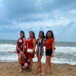 Aparna Dixit Instagram - A tale of beautiful walls and four friends, yummy dinner with no ends failed attempt of following trends and issues that our laughter mends. ♾️🤍 #pondicherry Pondicherry