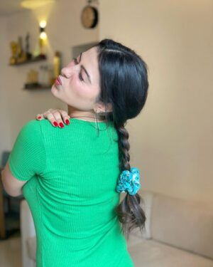 Aparna Dixit Instagram - Back to the gram life 💚