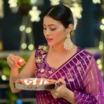 Aparna Dixit Instagram - ✨🪔 शुभ दीपावली 🪔✨ Outfit @sheelasuthar.in PR @mad.micron_ Styling @littlepuffsofhappiness @_vaishnavii.3011