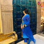 Aparna Dixit Instagram - Patakha season 🧨 Are your Diwali looks sorted ?? 🪔 Wearing @bunaai Styled by @stylebysugandhasood