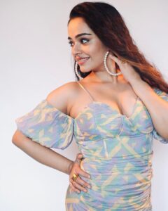 Apoorva Arora Instagram - 🏖️ ☀️