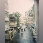 Apoorva Arora Instagram - फ्रॉम कोलकाता, विद लव फ्रॉम कल के आये लौंडे & co #shotonfilm 1- Everything is Ballygunge 2- My uncles discussing my meal timings so I can be fed before getting cranky 3- Sheru & Bhabhi 4- Princes Ghat one morning 5- Billo Rani 6- Jungle paani scenes @ Princep 7- Indian Coffee House 8- Everything is Ballygunge pt 2 9- Billo Rani pt 2 10- Pandal no. 4 Kodak Gold 200 Yashica T2 Developed by @zhenwei.film Kolkata