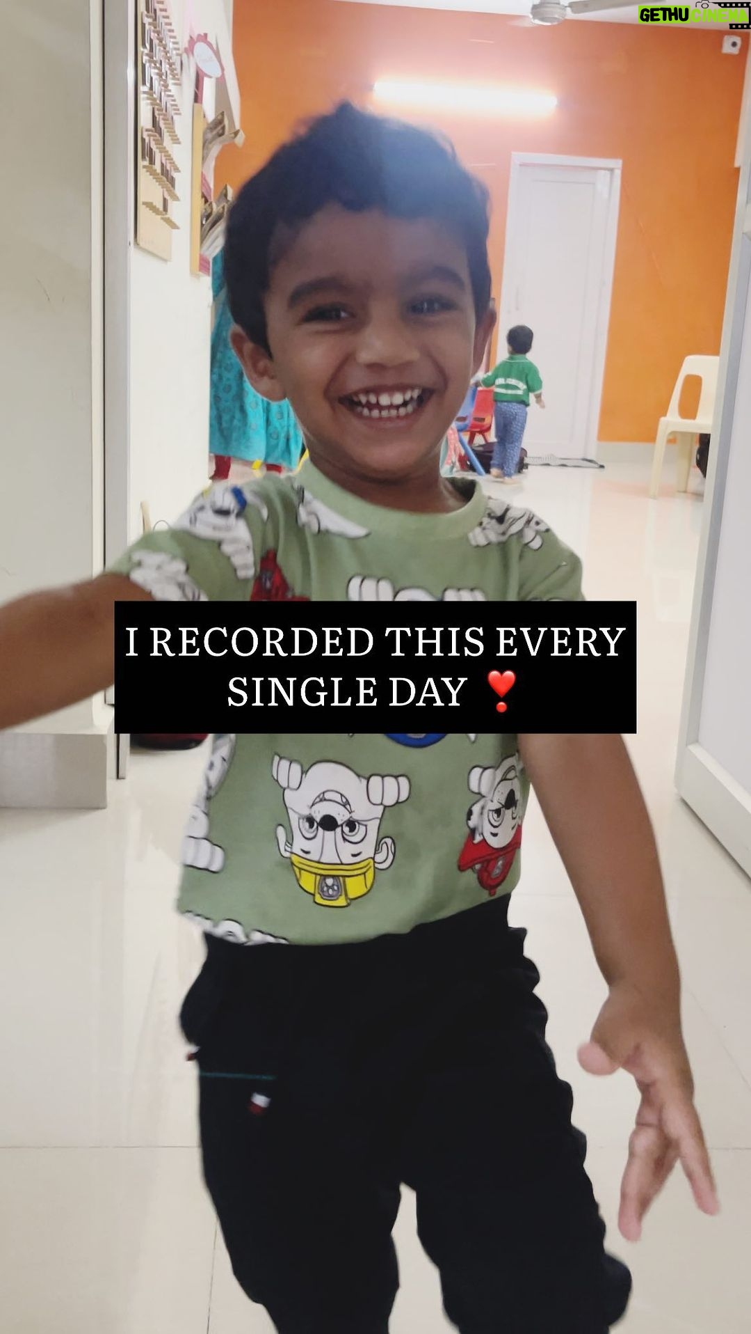 Archana Chandhoke Instagram - And that’s why I love capturing his pick-up reactions from school everyday! His love filled eyes and his excitement seeing makes it all worth it❣️ and of course, these are memories which I will cherish and carry with me forever! 😃 #playschool #toddler #toddlermom #momblogger #toddleractivities Chennai, India