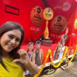 Archana Chandhoke Instagram - வண்டி கெளம்பிருச்சு...உங்க Area-ku நம்ம வண்டி வருது...!!! இதே மாதிரி நீங்களும் எங்க வண்டியோட ஒரு Selfie எடுத்து Zee Tamil Page-ah Collab பண்ணுங்க...!!!🧡🔥 Zee Tamil குடும்ப விருதுகள் 2023. #ZeeTamilKudumbaVirudhugal2023 #ZTKV #ZTKV2023 #ZeeTamil