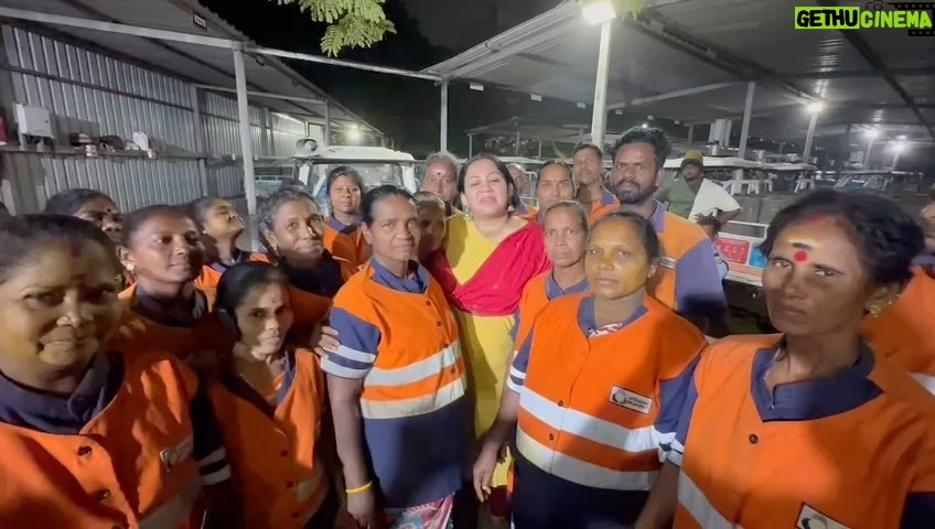 Archana Chandhoke Instagram - ⭐️ VJ Archana thanked Urbaser Sumeet’s conservancy staff for their relentless service especially during cyclone Michuang & distributed passes for Zee Tamil TV 📺 channel’s ச ரி க ம ப Li’l Champs Grand Finale. @chennaicorp @urbaser @archanachandhoke