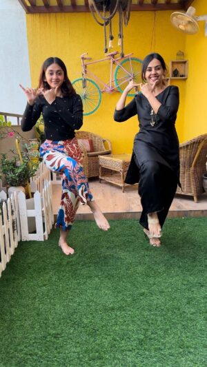Archana Chandhoke Instagram - indha steps kathukardhu kulla!!!! 😃😃😃😃
CANT WAIT FOR JAILER 💕💕💕

@anita_chandhoke

camera and joomimg effects : @crarjun 😎