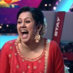 Archana Chandhoke Instagram - குருநாதா வேற மாறி குருநாதா...!!!🤣 Saregamapa Lil Champs | காதலும் இசையும் | Saturday and Sunday at 7pm. #SaregamapaLilChamps3 #SaregamapaLilChamps #Saindhav #SriNivas #Vijayprakash #Abhirami #Archana #ZeeTamil