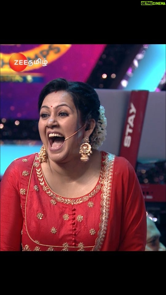 Archana Chandhoke Instagram - குருநாதா வேற மாறி குருநாதா...!!!🤣 Saregamapa Lil Champs | காதலும் இசையும் | Saturday and Sunday at 7pm. #SaregamapaLilChamps3 #SaregamapaLilChamps #Saindhav #SriNivas #Vijayprakash #Abhirami #Archana #ZeeTamil