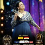 Archana Chandhoke Instagram - In a league of her own! 👸 #Archana - The Unstoppable Force now holds the title of 'Path Breaking Anchor of All Time' at the #GalattaWonderWomenAwards2023 @archanachandhoke @gtholidays.in @ramrajcottonofficial @suprememobiles @sathyabama.official @namma_family_builder_ @anujtiles @jeyachandrantextiles @ktvhealthfood @poppymattress @sri_ragavendra_jewellers @hiltonchennai @novotelchennaichamiersroad @topivappabiriyani_ @a2b.official @cocacola_india @meatandeatindia @sweetnandhiniee @boomcarschennai #GalattaNakshatraAwards2023 #Galatta 📸 - @camerasenthil