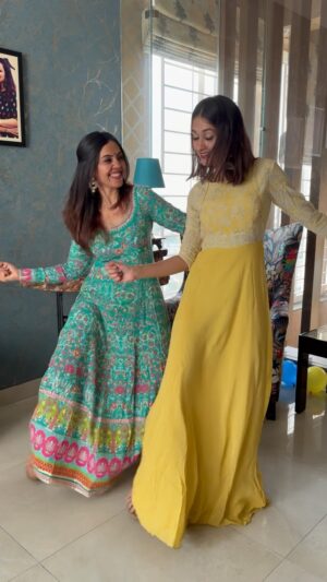 Archana Chandhoke Instagram - Late but latest nu sollalaama? 😃😍❤️

#dance #dancer #thanmanipookum