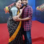 Archana Chandhoke Instagram - You CAN still be a successful anchor at your 40's too , age is just a jklmnopqrstuvwxyz. From Ilamai pudhumai to saregamapa , Thanks much @archanachandhoke akkaaaaa ❤️ for all the television memories & entertainments. Keep inspiring us 💯✨...! #anchor #vjarchana #zeetamil #ssmusic Shri Shankarlal Sundarbai Shasun Jain College For Women