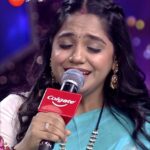 Archana Chandhoke Instagram - Adadadaa...Gold-uh pa!!!😍 Saregamapa Lil Champs | Town Bus Round | Saturday at 7pm | Sunday at 6.30pm. #SaregamapaLilChamps3 #SaregamapaLilChamps #Saindhavi #Abhirami #VijayPrakash #Archana #ZeeTamil