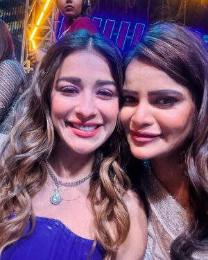 Archana Gautam Instagram - Meri Khatron ke Khiladi season 13 ki journey bhut kamal ki thi , I enjoyed and thank you so much my all fans and @colorstv or @itsrohitshetty sir yeh aapke pyaar ke Bina Adhuri thi 🙏🏻🙏🏻🙏🏻 
Styling by - @stylebysaachivj 
Makeup & Hair - @abhishekindu 
Outfit: @estrella_luxurycouture
Jewellery: @azotiique 
Team: @sanzimehta777  @styledbynikinagda